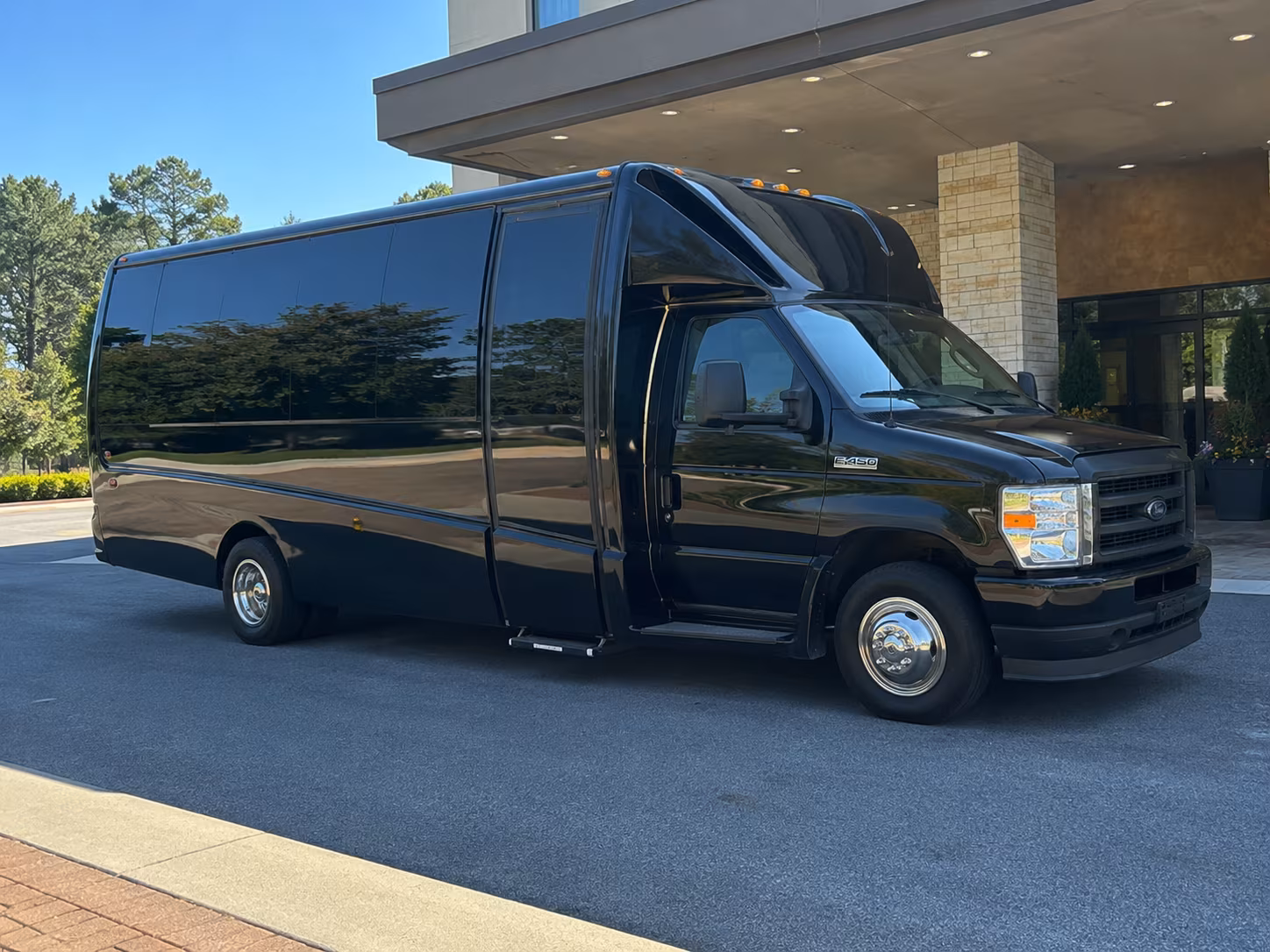 bus rentals for corporate retreats and team offsites in the north state