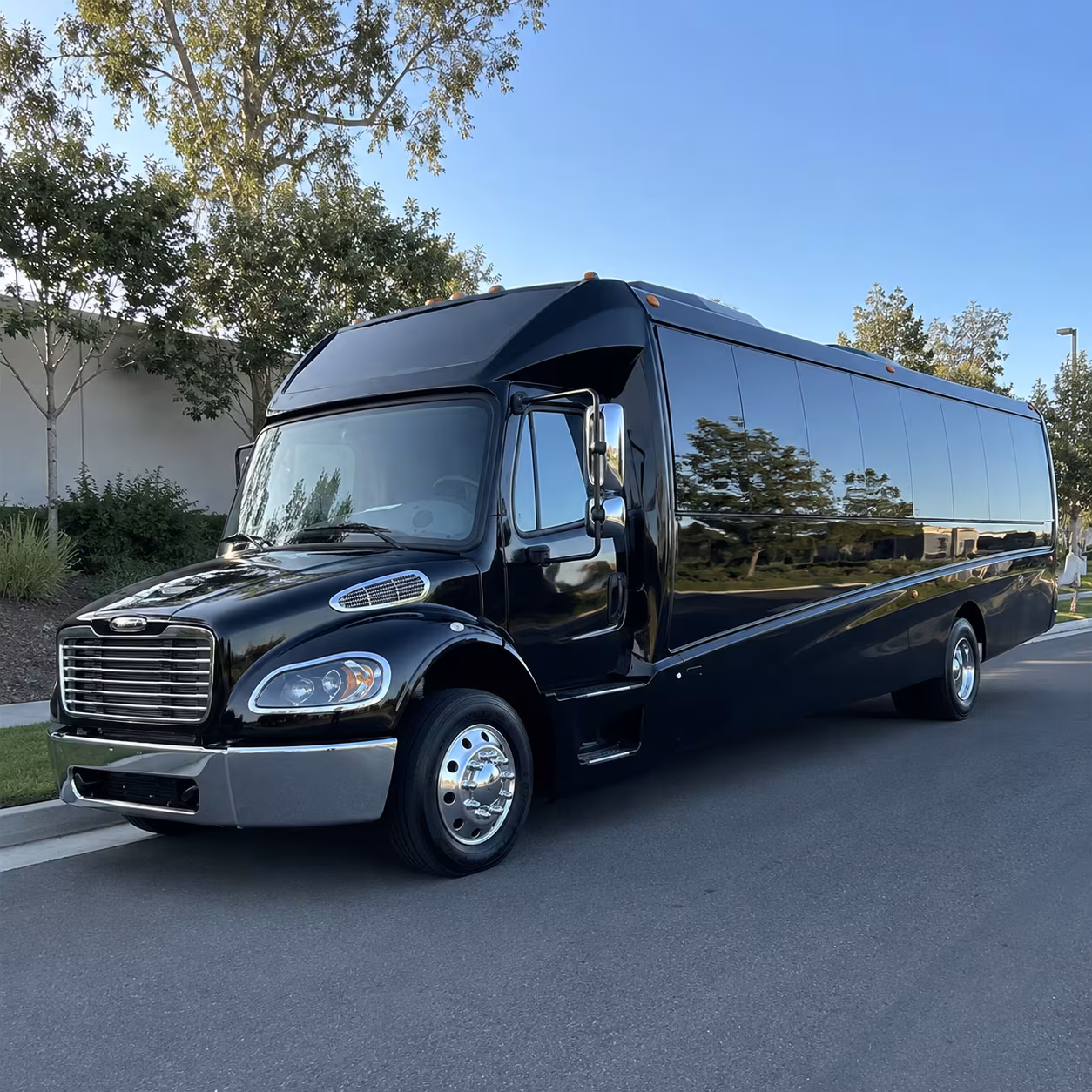 chico 30 passenger minibus