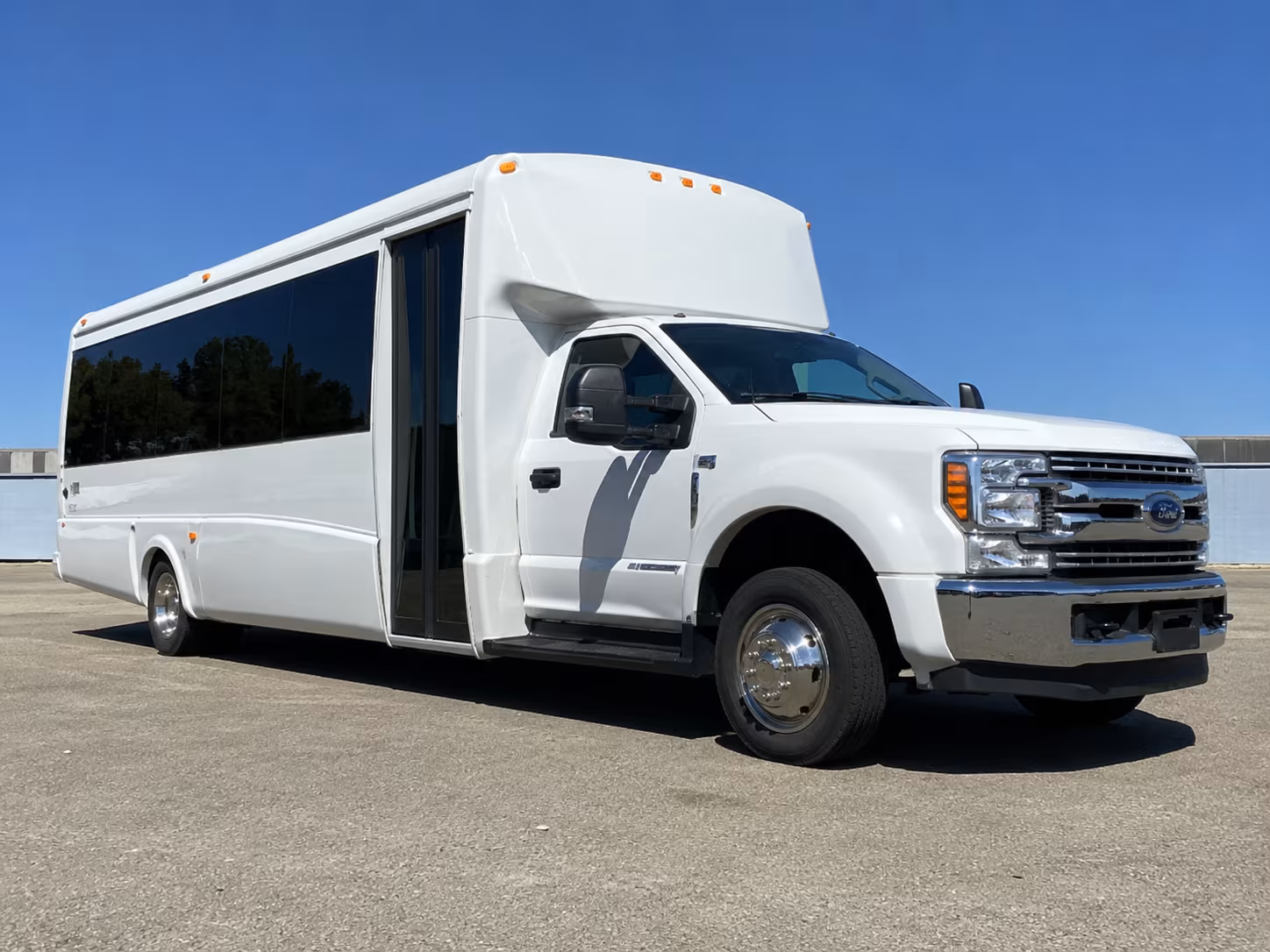 minibus rentals for chico prom groups of any size